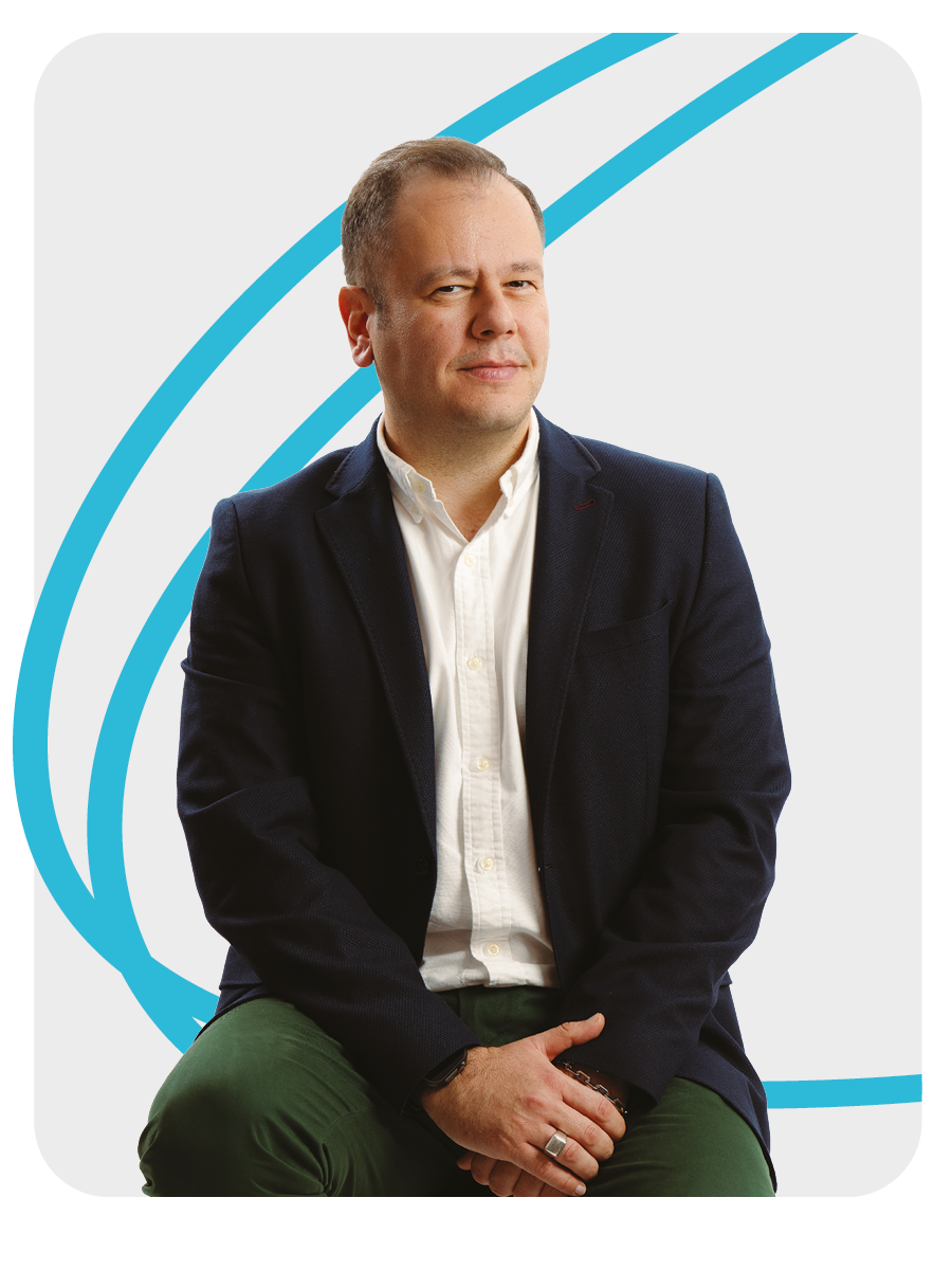 A headshot of Dr Papadas.